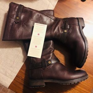 Like-new Naturalized Brown Leather boot Size 8W